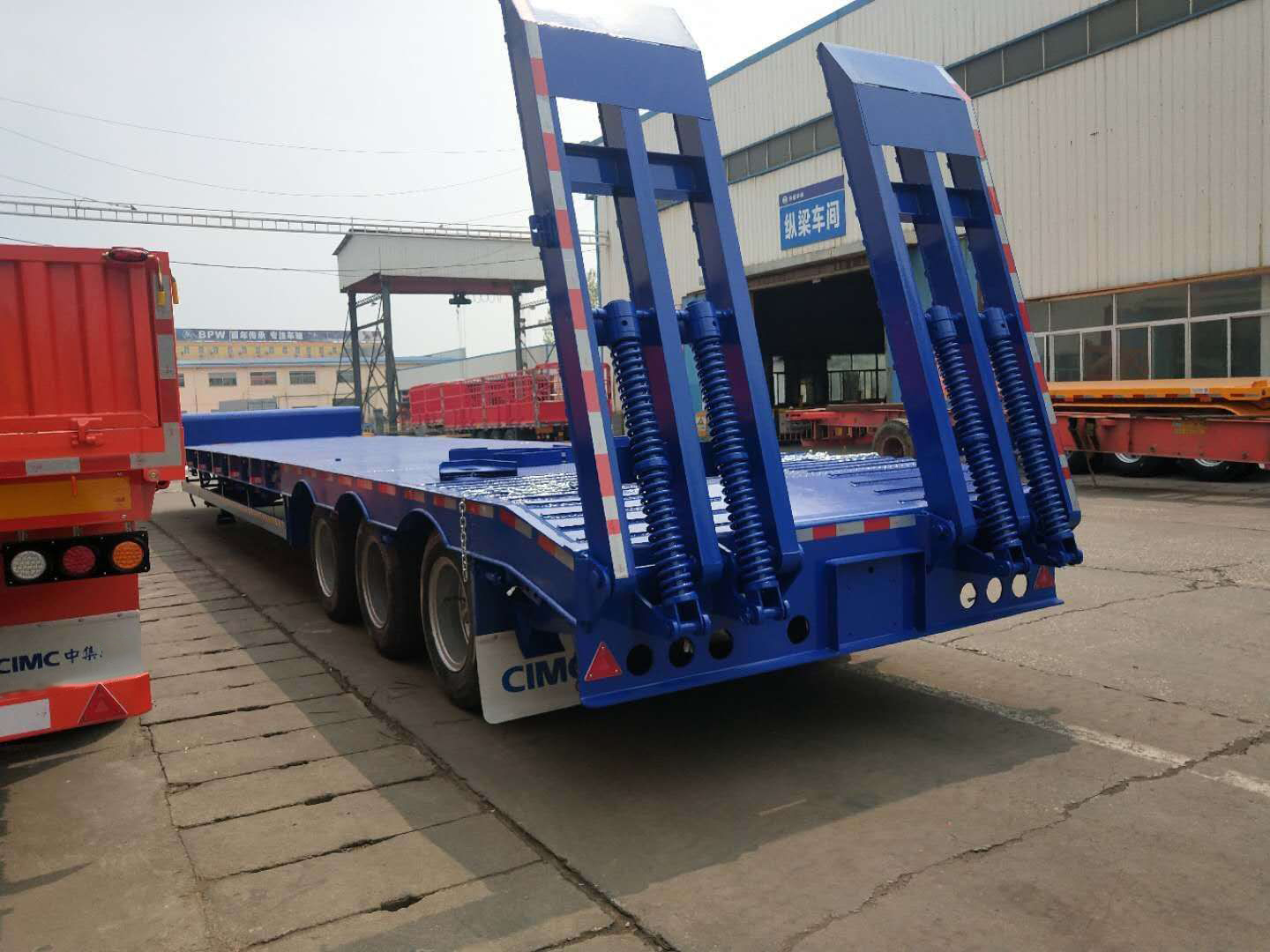 low bed trailer