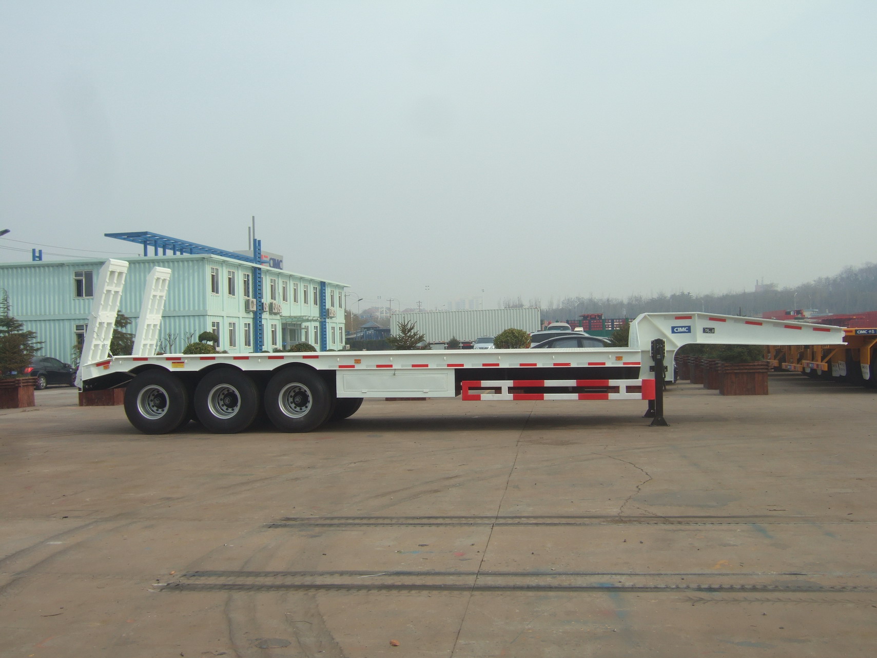 low bed trailer