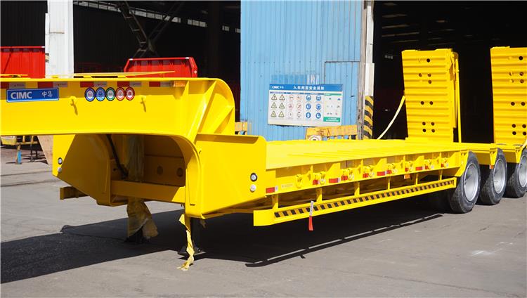 CIMC Tri Axle Step Deck Lowbed Semi Trailer for Sale in Tanzania