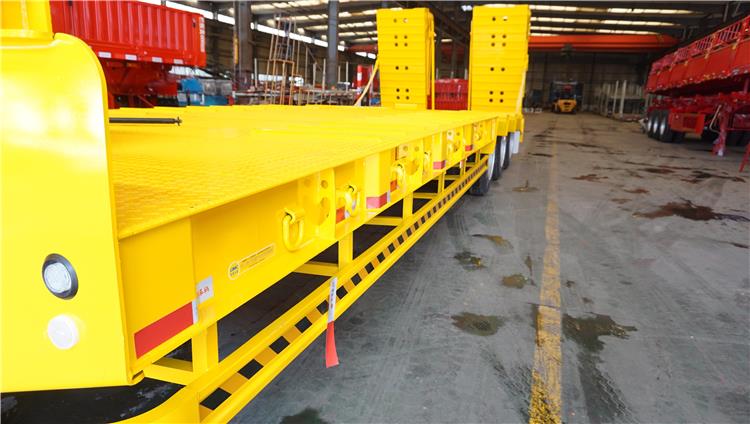 CIMC Tri Axle Step Deck Lowbed Semi Trailer for Sale in Tanzania