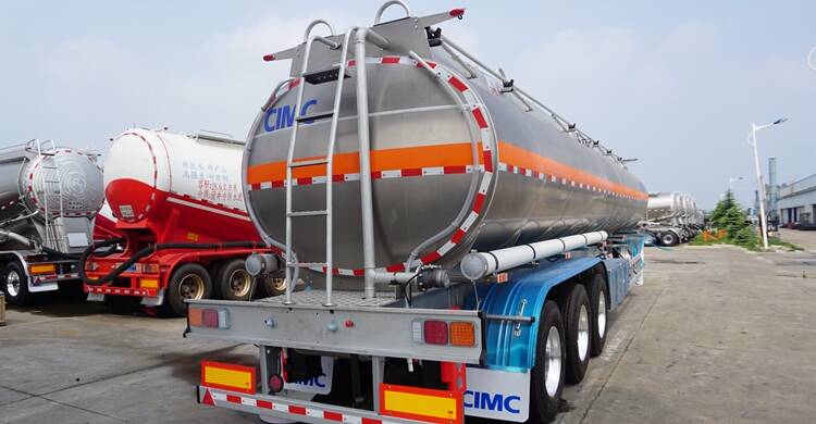 Fuel Tanker Trailer of Aluminium