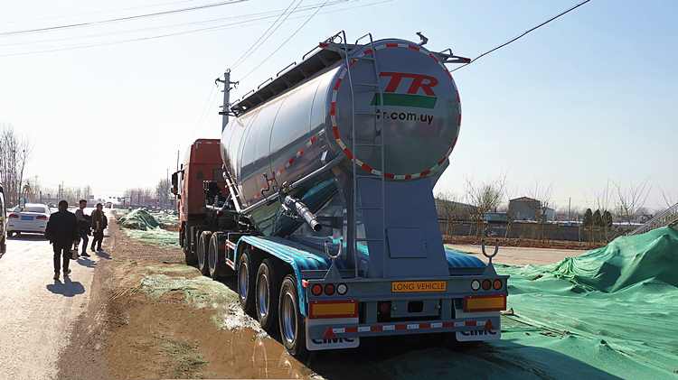 45cbm Pneumatic Tanker Trailer for Sale in Malawi