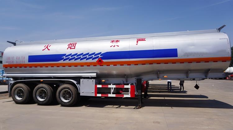 Tri Axle 45000 Liters Aluminum Tanker Trailer 50T Payload for Sale In Jamaica