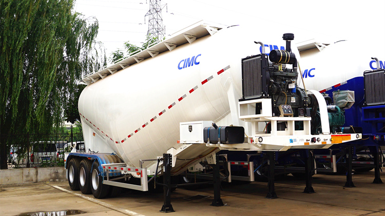 The cement powder truck trailer is suitable for the transportation and air pressure unloading of dry materials such as fly ash, cement, lime powder and ore powder with a particle diameter of not more than 0.1mm. When the discharge height reaches 15m, the horizontal conveying distance can reach 5m. 